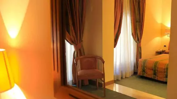 Hotel Villa Delle Rose | Lazio - Roma (ve civarı) - Roma Kent Merkezi - Rione XVIII Castro Pretorio