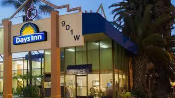 Days Inn Airport Center LAX | Kaliforniya - Los Angeles County - Inglewood