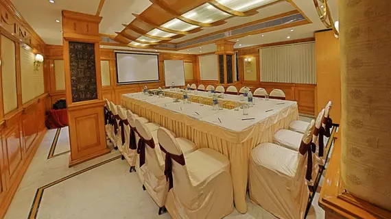 Raj Palace | Tamil Nadu - Tiruvallur - Chennai (ve civarı) - Chennai - T Nagar