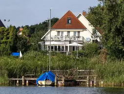 Hotel Am Fleesensee | Mecklenburg - Batı Pomerania - Mecklenburger Seenplatte - Malchow