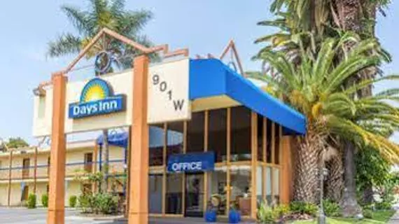 Days Inn Airport Center LAX | Kaliforniya - Los Angeles County - Inglewood