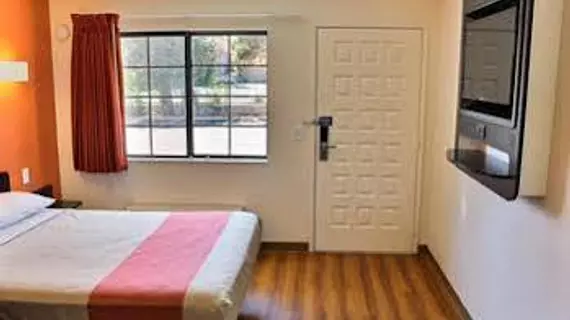 Motel 6 Paso Robles | Kaliforniya - San Luis Obispo (ve civarı) - Paso Robles