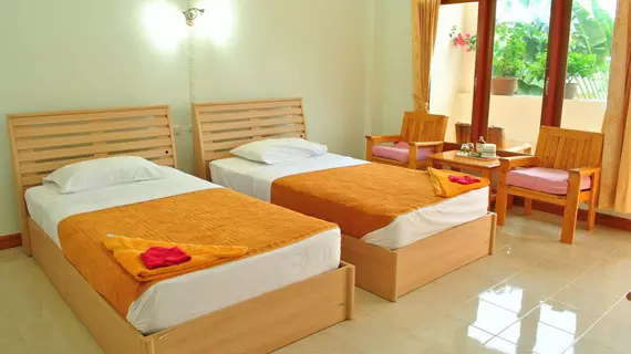 Karon Village Hotel | Phuket (ve civarı) - Thalang