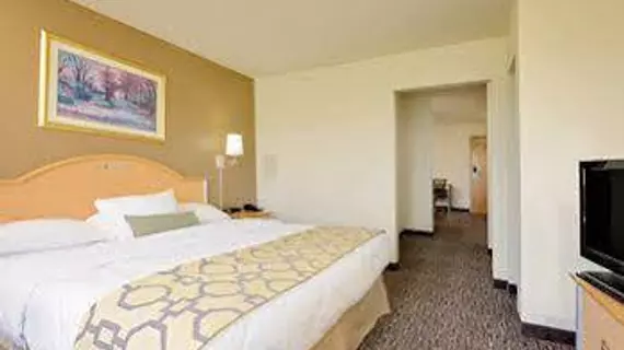 Baymont Inn and Suites Lawrenceburg | Indiana - Greendale