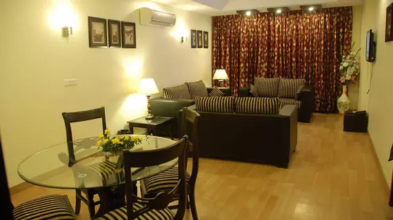 Hotel Softel Plaza | Uttarkand - Dehra Dun Bölgesi - Dehradun