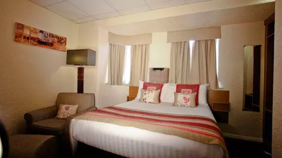 Clifton Court Hotel | Lancashire (kontluk) - Blackpool - Güney Sahili