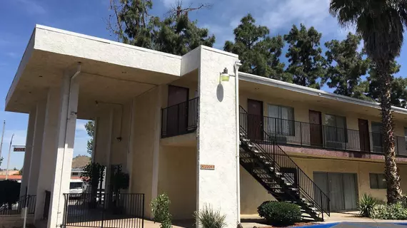 Vista Pines Motel | Kaliforniya - San Diego County - El Cajon