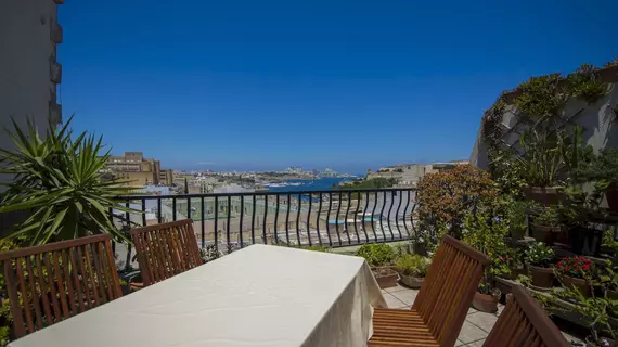 Harbour View Host Family Bed & Breakfast | Malta - Pieta