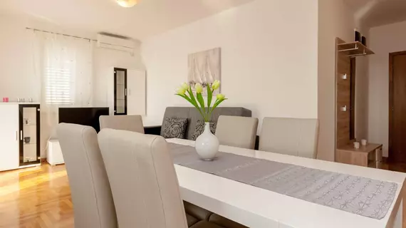 Apartments Mistral | Split-Dalmaçya - Bol