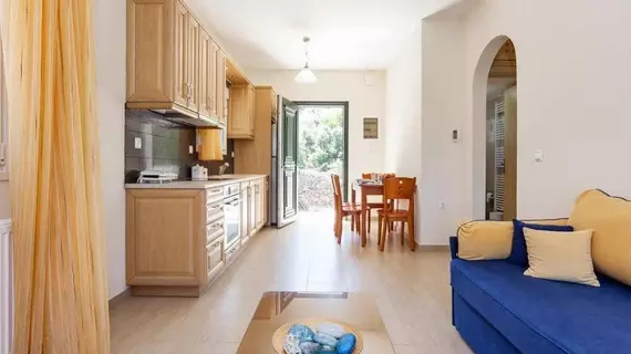 Pefkos Studios | Tesalya - Skopelos