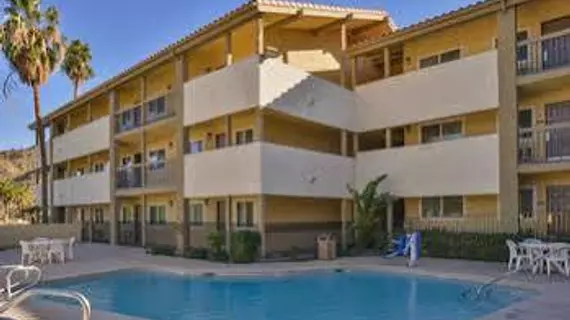 Red Lion Inn & Suites Cathedral City | Kaliforniya - Imperial County - Palm Springs (ve civarı) - Cathedral City