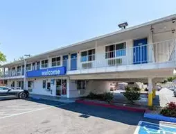 Motel 6 Sacramento Downtown | Kaliforniya - Sacramento (ve civarı) - Sacramento