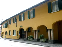 Albergo Della Corona | Lombardy - Milano (ve civarı) - Binasco