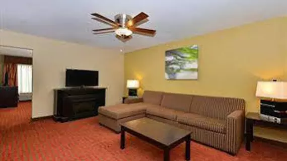 Quality Suites Nashville Airport | Tennessee - Nashville-Davidson - Nashville (ve civarı) - Nashville - Opryland - Donelson