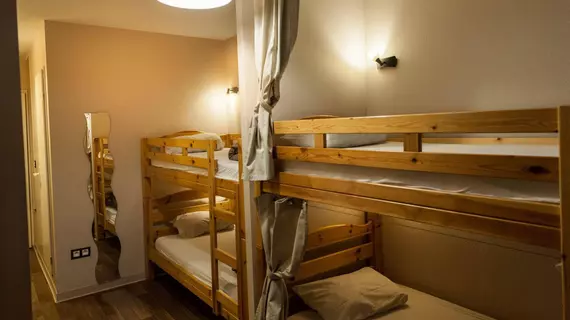 Otellia - Hostel | Nouvelle-Aquitaine - Gironde (bölge) - Bordeaux (ve civarı) - Blanquefort