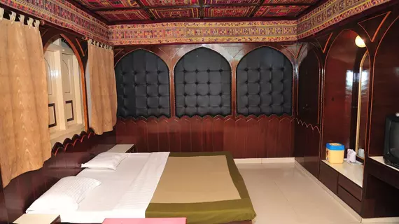 Hotel Siddhartha Palace | Gujarat - Ahmedabad Bölgesi - Ahmedabad - Ahmedabad Kent Merkezi