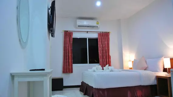 Karon Sunshine Guesthouse & Bar | Phuket (ve civarı) - Thalang