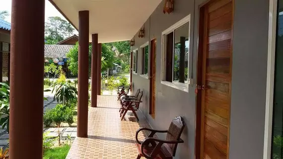 Maehaad Garden Inn | Surat Thani (vilayet) - Koh Phangan