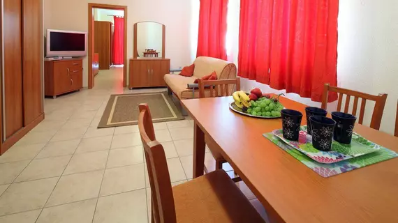 Apartments Vila Adrijana | Split-Dalmaçya - Baska Voda