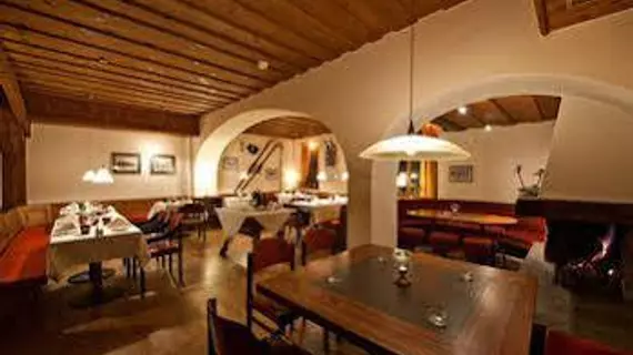 Hotel Engiadina | Maloja District - Graubuenden - Zuoz