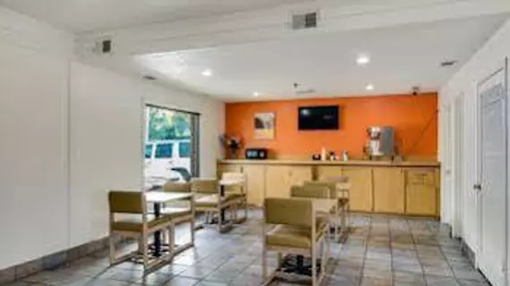 Motel 6 Waukegan | İllinois - Waukegan