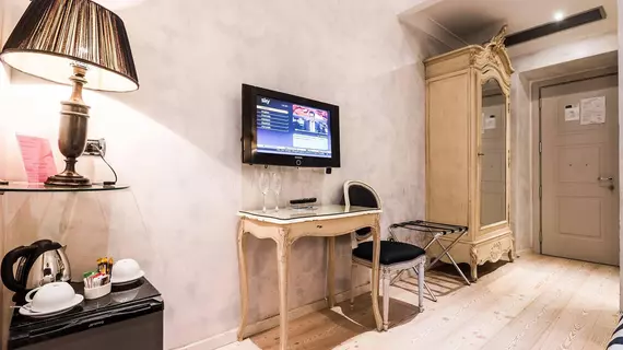 Mdm Luxury Rooms Guesthouse | Lazio - Roma (ve civarı) - Roma Kent Merkezi - Prati