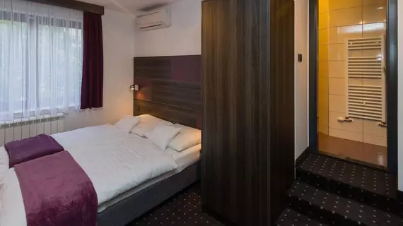 Log In Rooms | Zagreb