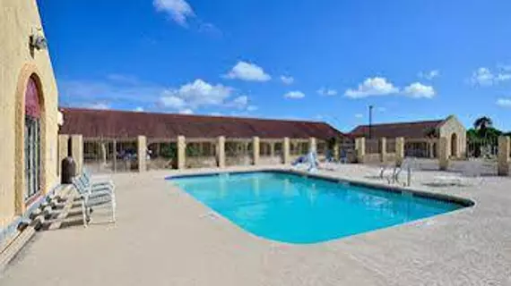 Americas Best Value Inn and Suites Aransas Pass | Teksas - Corpus Christi (ve civarı) - Aransas Pass