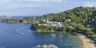 Cape Kanapitsa Hotel & Suites