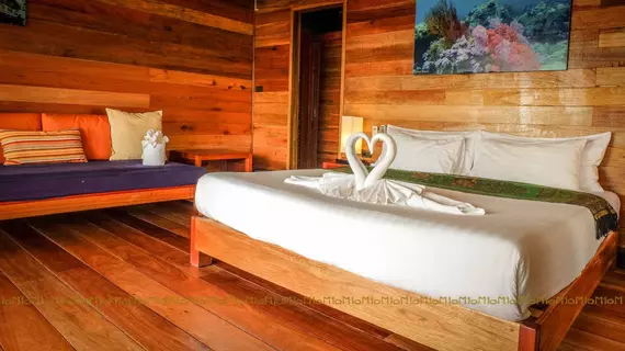 Ten Moons Lipe Resort | Satun İli - Satun