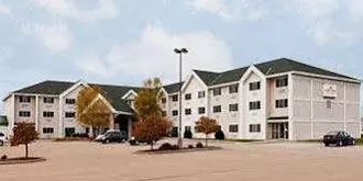 Hawthorn Suites Oshkosh