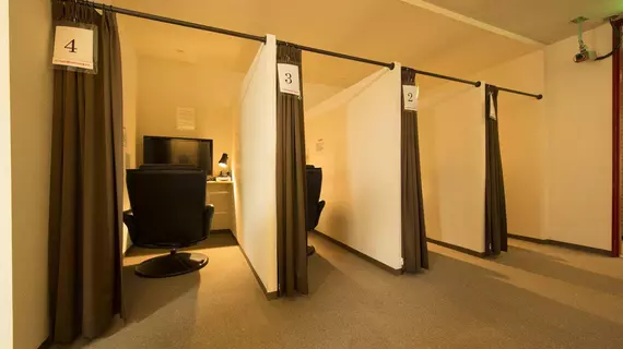 Capsule Hotel The Inn | Şiba (idari bölge) - Chiba - Chiba Şehir Merkezi