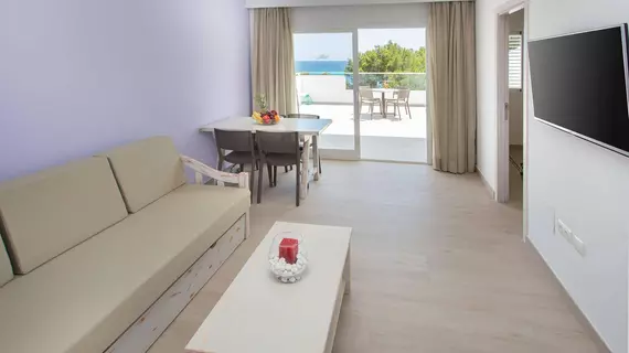 Apartamentos Art | Balearic Adaları - İbiza Adası - Santa Eulalia del Rio - Es Canar