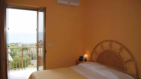 Hotel La Praia | Calabria - Vibo Valentia (vilayet) - Zambrone