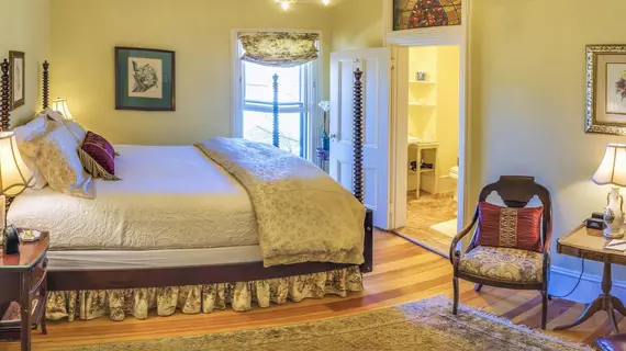 McCall House Bed and Breakfast | Oregon - Medford (ve civarı) - Ashland