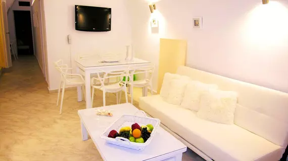 Aeolos Studios & Suites | Ege Adaları - Santorini