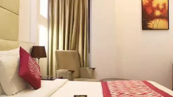 OYO Premium Neelam Chowk | Batı Delhi - Ulusal Eyalet Başkenti Delhi - Delhi (ve civarı) - Faridabad