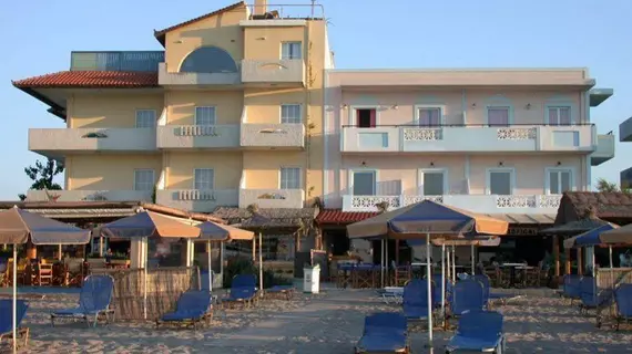 Tropical Hotel | Girit Adası - Kandiye (bölge) - Malevizi