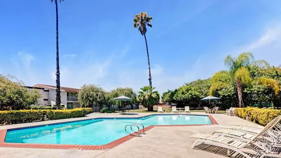 Knights Inn Claremont | Kaliforniya - Los Angeles County - San Gabriel Valley