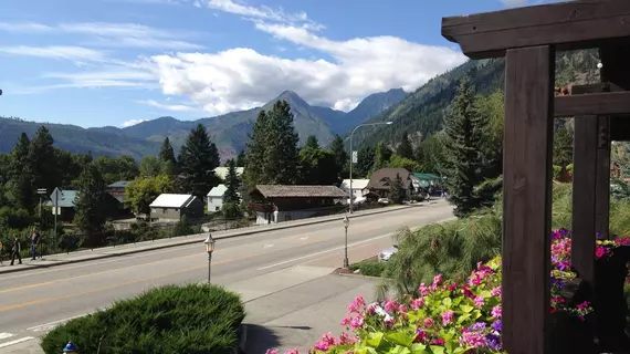 Linderhof Inn | Washington - Wenatchee - Lake Chelan (ve civarı) - Leavenworth