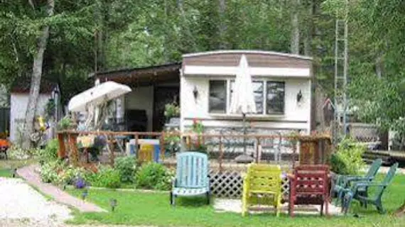 Jell-E-Bean Campground and Trailers | Ontario - Barrie - Orillia (ve civarı) - Wasaga Plajı