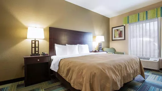 Quality Inn and Suites Arnold St Louis | Missouri - St. Louis (ve civarı) - Arnold