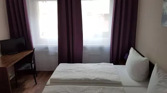 Hotel Pension Eberty | Berlin (ve civarı) - Friedrichshain-Kreuzberg - Friedrichshain