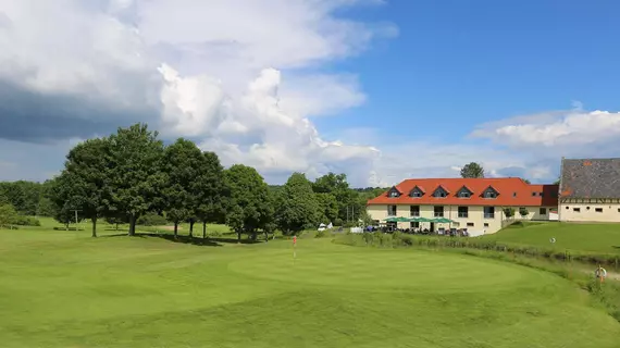 Hotel Golfpark Schlossgut Sickendorf | Hessen - Vogelsbergkreis - Lauterbach