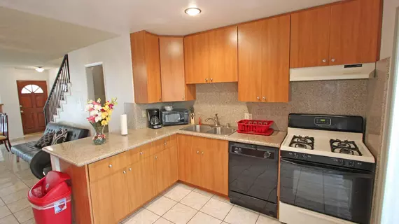 Affordable Cozy Town House in Glendale | Kaliforniya - Los Angeles County - Burbank