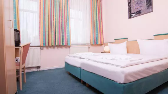 Pension ODIN | Berlin (ve civarı) - Pankow - Weissensee