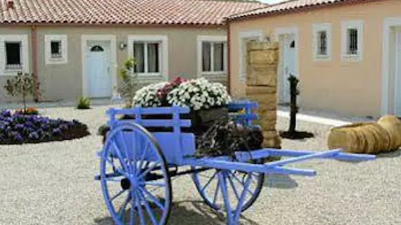 Hôtel et Résidence de la Transhumance | Provence - Alpes - Cote d'Azur - Bouches-du-Rhone (bölge) - Arles (ve civarı) - Saint-Martin-de-Crau