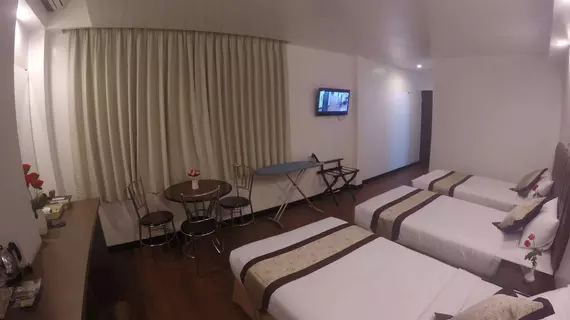 High Five Hotel | Yangon