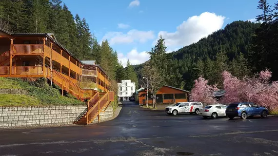 Carson Hot Springs Resort | Washington - Carson