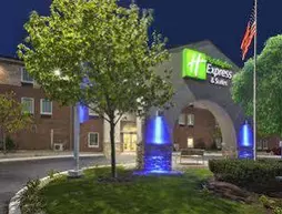 Holiday Inn Express Hotel & Suites Benton Harbor